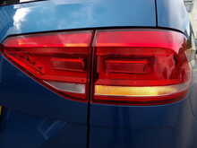 Volkswagen Touran TDI SE Family - U10430