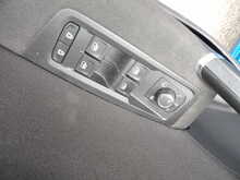 Volkswagen Touran TDI SE Family - U10430