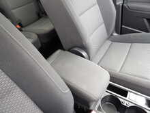 Volkswagen Touran TDI SE Family - U10430