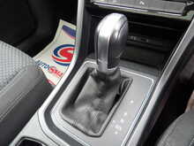 Volkswagen Touran TDI SE Family - U10430