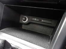 Volkswagen Touran TDI SE Family - U10430