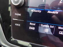 Volkswagen Touran TDI SE Family - U10430