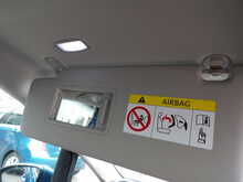 Volkswagen Touran TDI SE Family - U10430