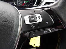 Volkswagen Touran TDI SE Family - U10430