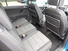 Volkswagen Touran TDI SE Family - U10430
