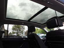 Volkswagen Touran TDI SE Family - U10430