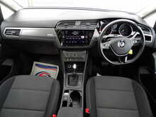 Volkswagen Touran TDI SE Family - U10430
