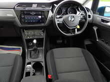 Volkswagen Touran TDI SE Family - U10430