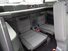 Volkswagen Touran TDI SE Family - U10430