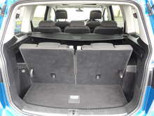 Volkswagen Touran TDI SE Family - U10430
