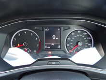 Volkswagen T-Roc TSI EVO SE - U10434