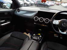 Mercedes-Benz B Class B200d AMG Line - U10568