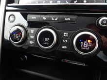 Land Rover Discovery SD V6 HSE Luxury - U10569