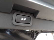 Land Rover Discovery SD V6 HSE Luxury - U10569