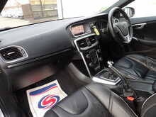 Volvo V40 D3 R-Design Edition - U10576