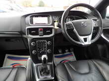Volvo V40 D3 R-Design Edition - U10576