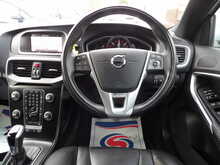 Volvo V40 D3 R-Design Edition - U10576