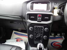 Volvo V40 D3 R-Design Edition - U10576