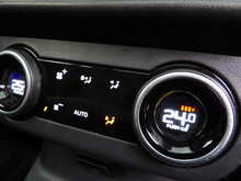 Land Rover Range Rover Velar D240 R-Dynamic SE - U10586