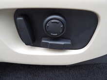 Land Rover Discovery SD4 S - U10591