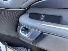 Land Rover Discovery SD4 S - U10591