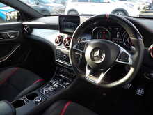 Mercedes-Benz CLA CLA45 AMG - U10636