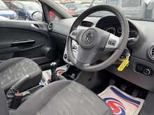 Vauxhall Corsa Exclusiv - U10684