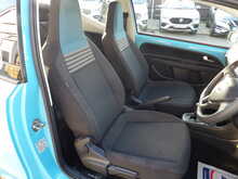 Volkswagen up! Move up! - U10696