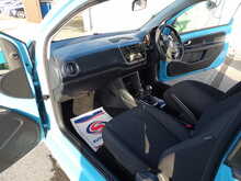 Volkswagen up! Move up! - U10696