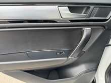 Volkswagen Touareg TDI V6 BlueMotion Tech R-Line - U10697