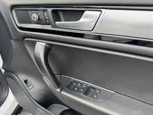 Volkswagen Touareg TDI V6 BlueMotion Tech R-Line - U10697