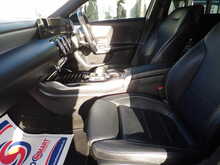 Mercedes-Benz A Class A35 AMG - U10702