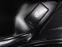 Land Rover Discovery Sport D200 MHEV SE - U10726