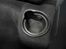 Land Rover Discovery Sport D200 MHEV SE - U10726