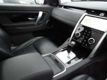 Land Rover Discovery Sport D200 MHEV SE - U10726