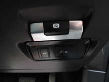 Land Rover Discovery Sport D200 MHEV SE - U10726