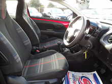 Peugeot 108 VTi Active - U10745