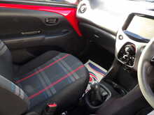 Peugeot 108 VTi Active - U10745