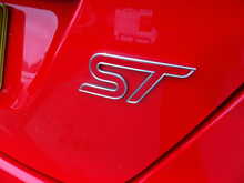 Ford Fiesta T EcoBoost ST-1 - U10767