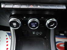 Renault Captur TCe Iconic - U10781