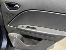 Renault Captur TCe Iconic - U10781