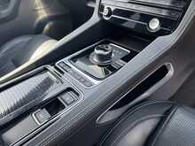 Jaguar F-PACE D180 Chequered Flag - U10814