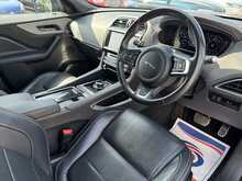 Jaguar F-PACE D180 Chequered Flag - U10814