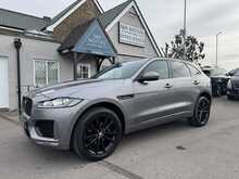 Jaguar F-PACE D180 Chequered Flag - U10814
