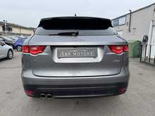 Jaguar F-PACE D180 Chequered Flag - U10814
