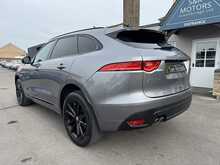 Jaguar F-PACE D180 Chequered Flag - U10814