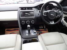 Jaguar E-PACE D240 R-Dynamic SE - U10835