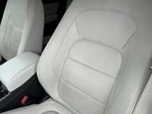 Jaguar E-PACE D240 R-Dynamic SE - U10835