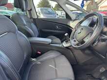 Renault Scenic Blue dCi Signature - U10857