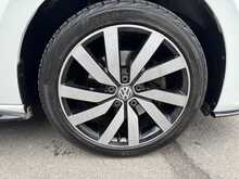 Volkswagen Touran TDI R-Line - U10881